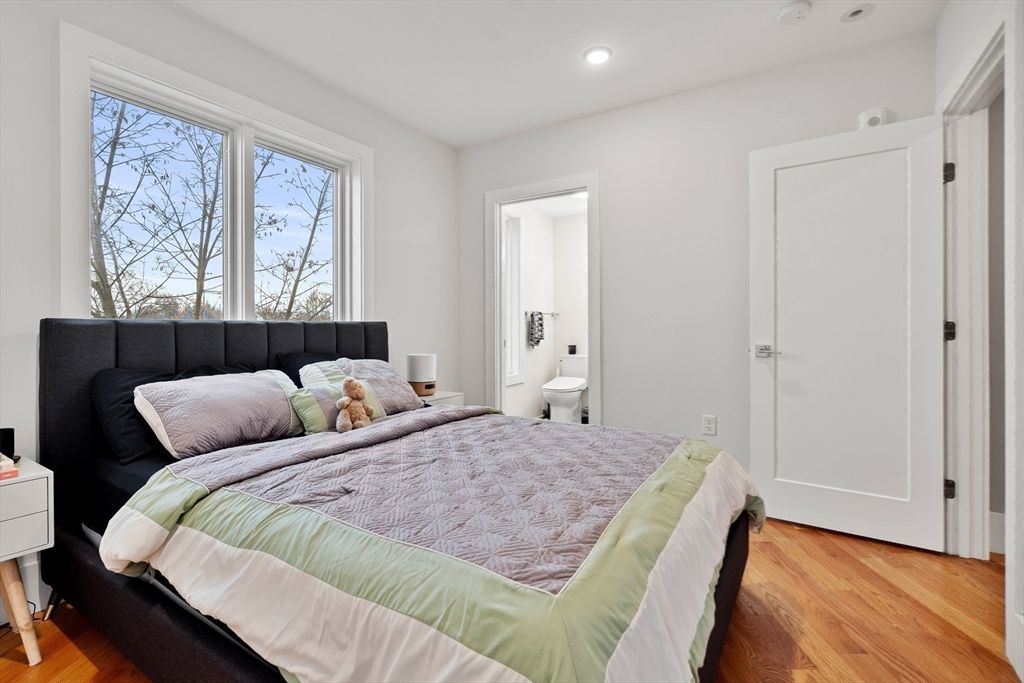 Bathroom, Bedroom, Interior, Recessed Lighting, Wood Texture Flooring