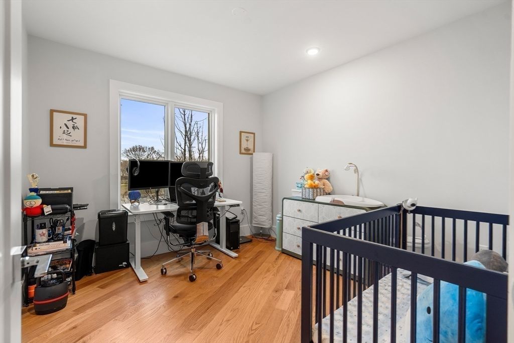 Home Office, Interior, Recessed Lighting, Wood Texture Flooring