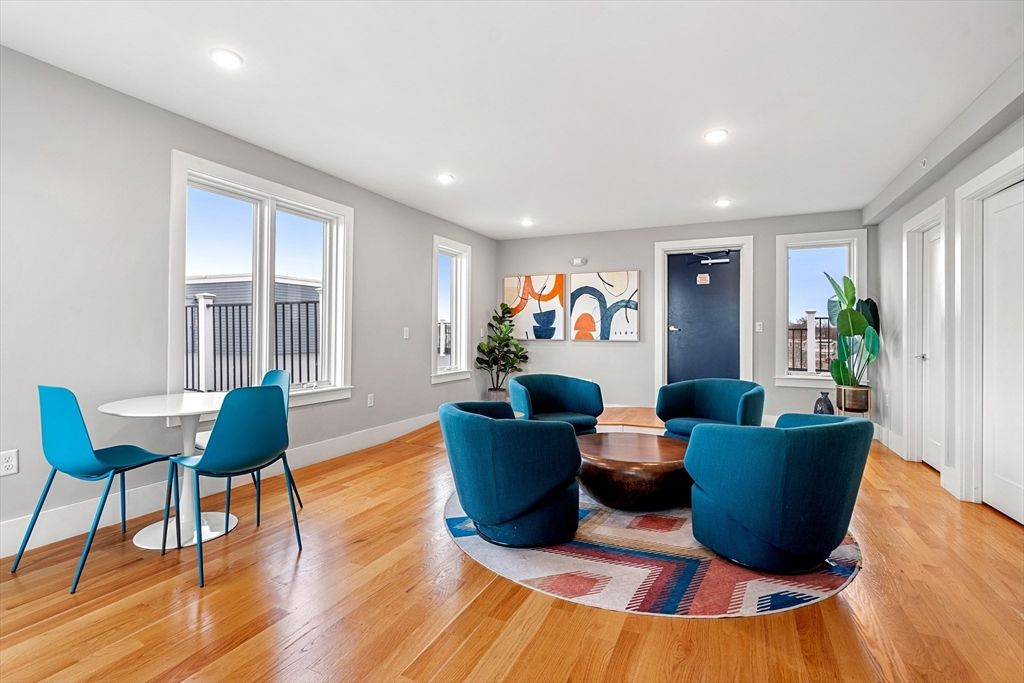 Dining room, Interior, Living room, Recessed Lighting, Wood Texture Flooring