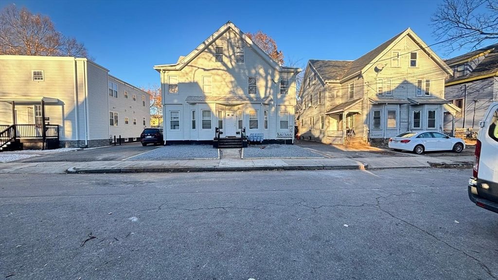 Exterior, Facade, Queen Anne Victorian