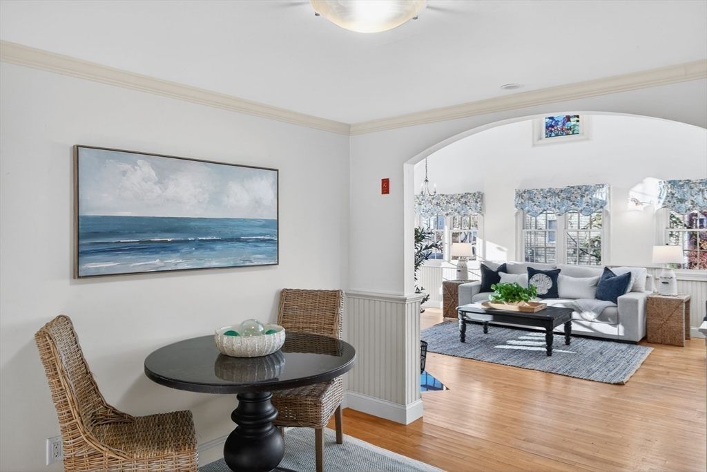 Chandelier, Dining room, Interior, Living room, Water, Wood Texture Flooring