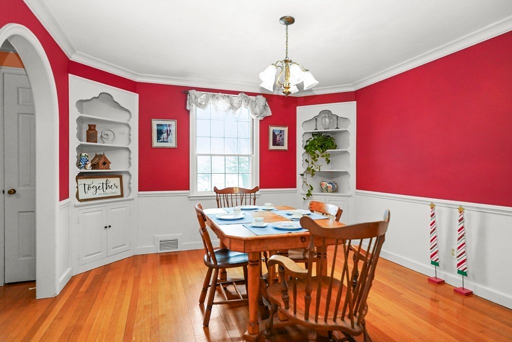 Dining room, Interior, Pendant Lights, Wood Texture Flooring