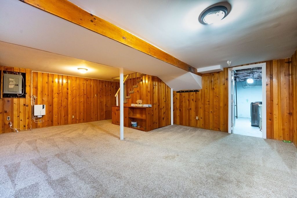 Empty room, Interior, Wooden Beams, Wooden Walls