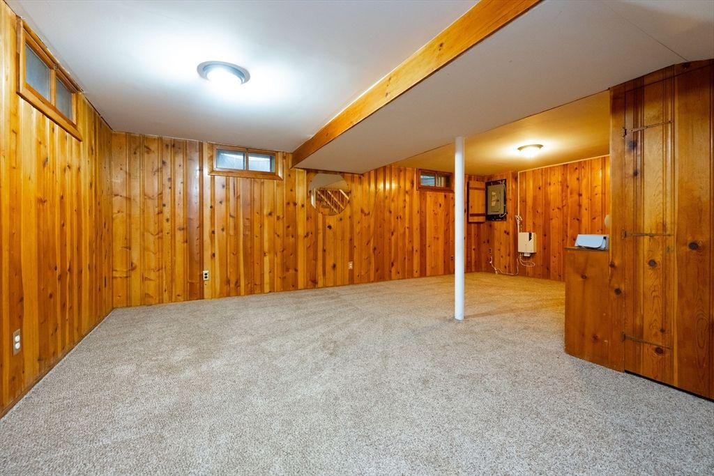 Empty room, Interior, Wooden Beams, Wooden Walls
