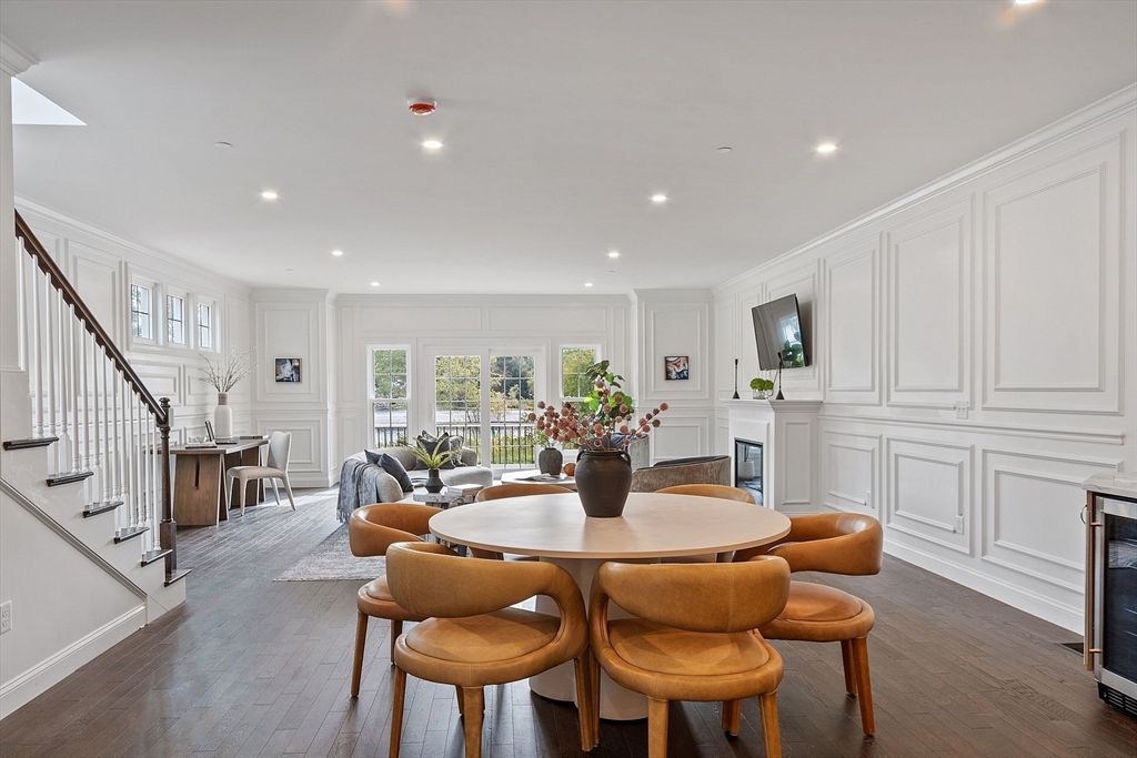 Dining room, Fireplace, Interior, Recessed Lighting, Wood Texture Flooring