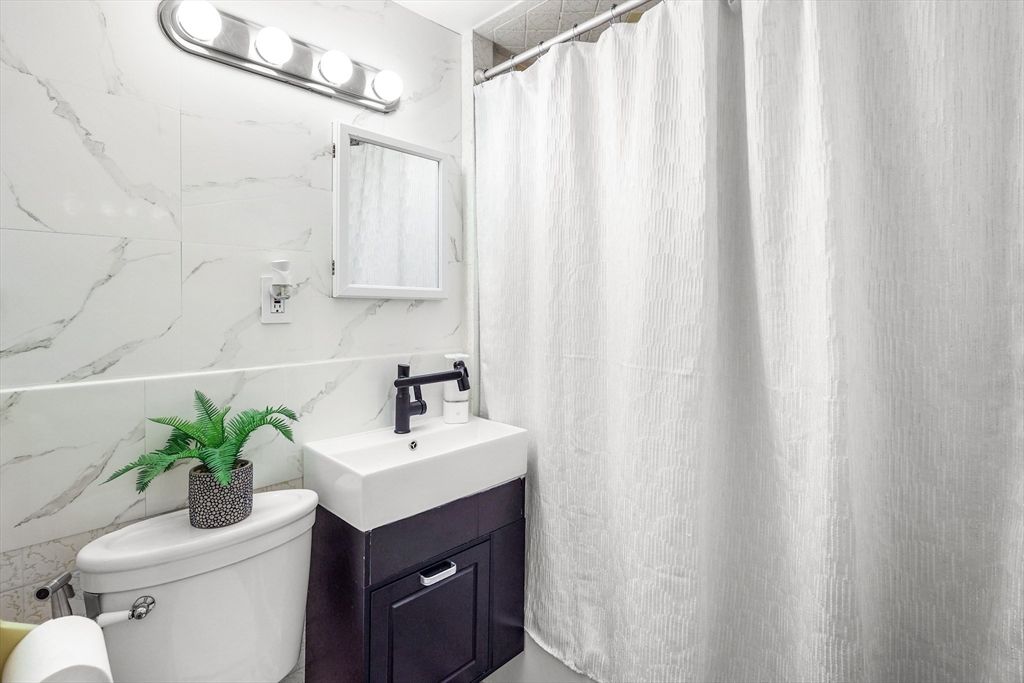 Bathroom, Interior, Marble Walls