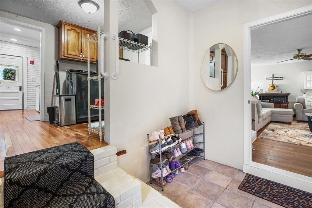 Interior, Kitchen, Living room, Recessed Lighting, Wood Texture Flooring