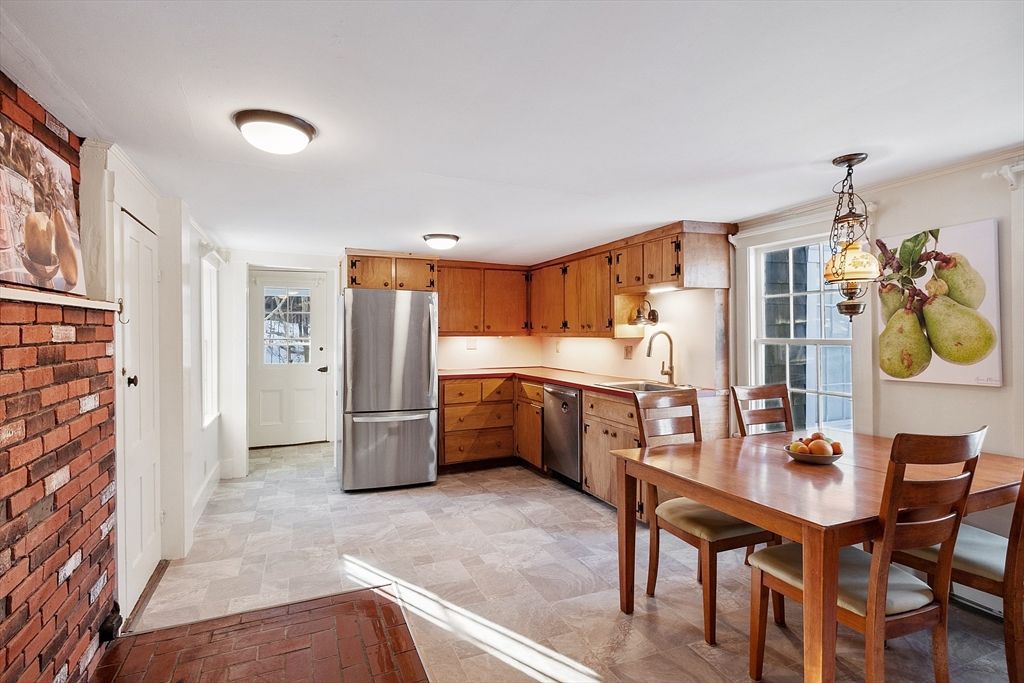 Dining room, Interior, Kitchen, Pendant Lights, Stainless Steel Appliances, Stone Walls