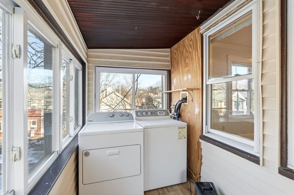 Interior, Washer, Wooden Ceilings, Wood Texture Flooring, Wooden Walls