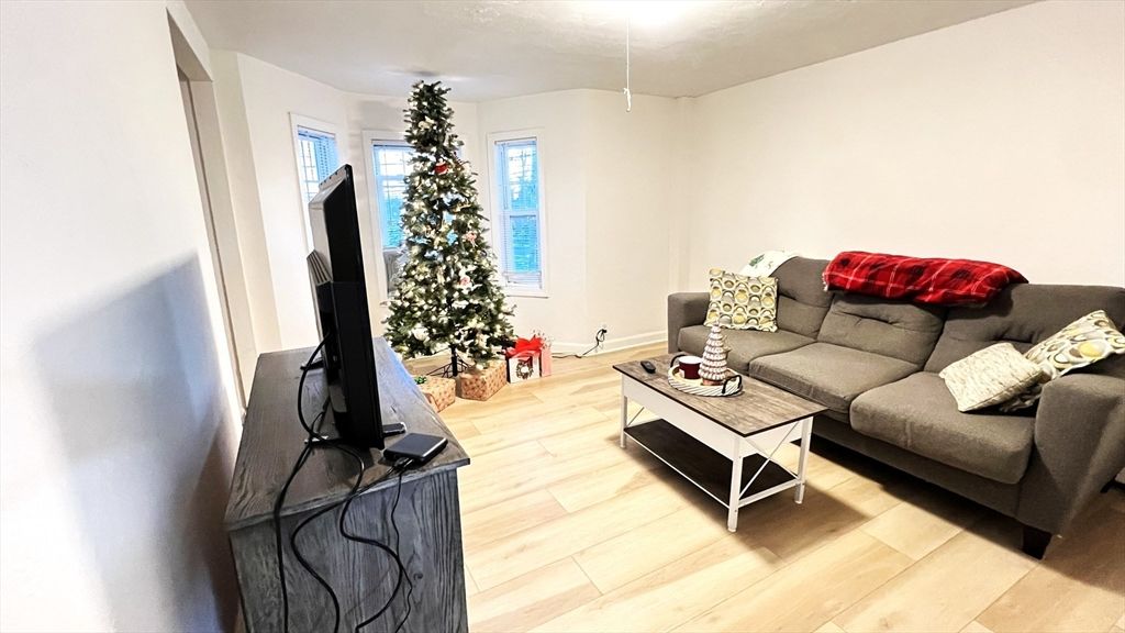 Interior, Living room, Pendant Lights, Wood Texture Flooring