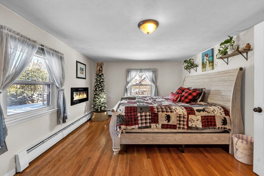 Bedroom, Fireplace, Interior, Wood Texture Flooring