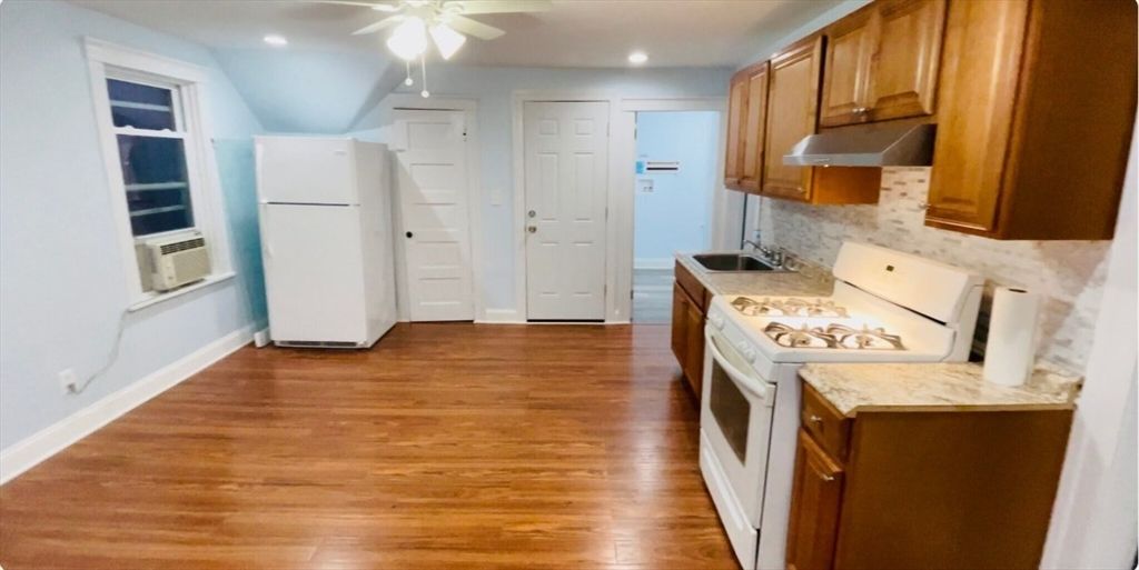 Interior, Kitchen, Recessed Lighting, Wood Texture Flooring