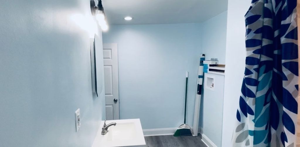 Bathroom, Interior, Recessed Lighting, Wood Texture Flooring