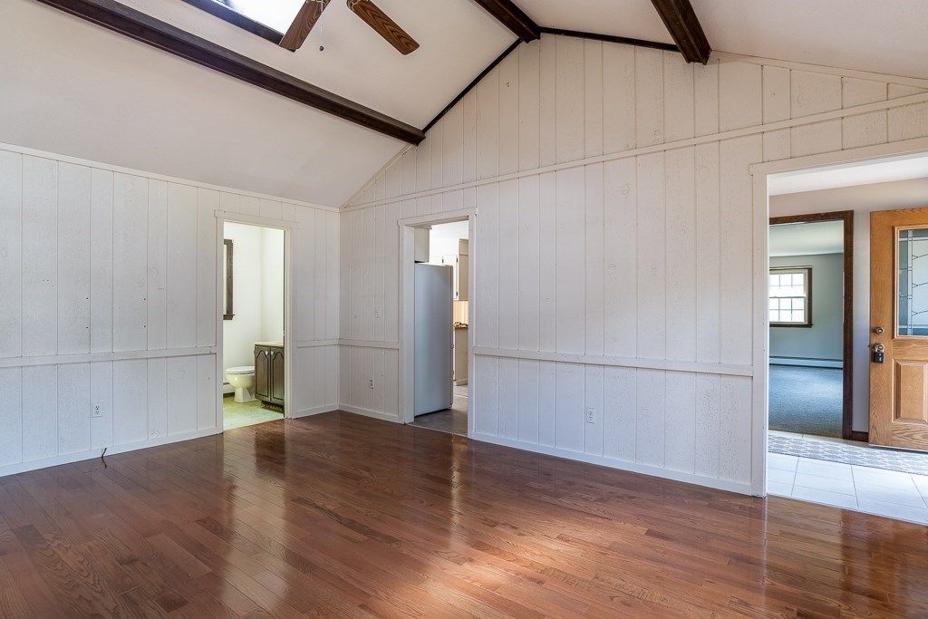 Empty room, Interior, Wooden Beams, Wood Texture Flooring