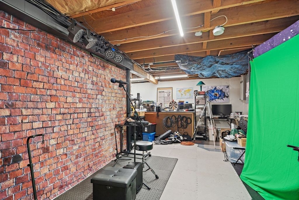 Fitness Equipment, Interior, Stone Walls, Wooden Beams, Wooden Ceilings