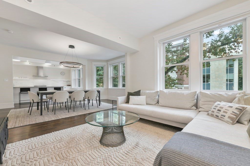 Dining room, Interior, Living room, Pendant Lights, Recessed Lighting, Wood Texture Flooring
