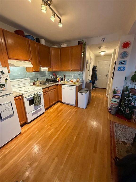 Interior, Kitchen, Wood Texture Flooring
