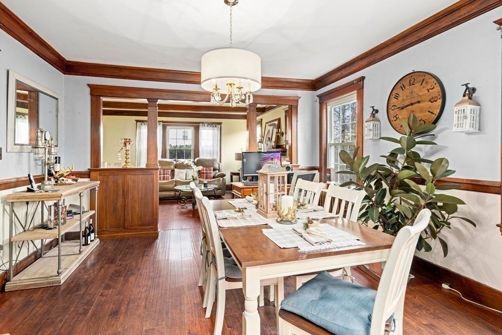 Chandelier, Dining room, Interior, Living room, Wood Texture Flooring