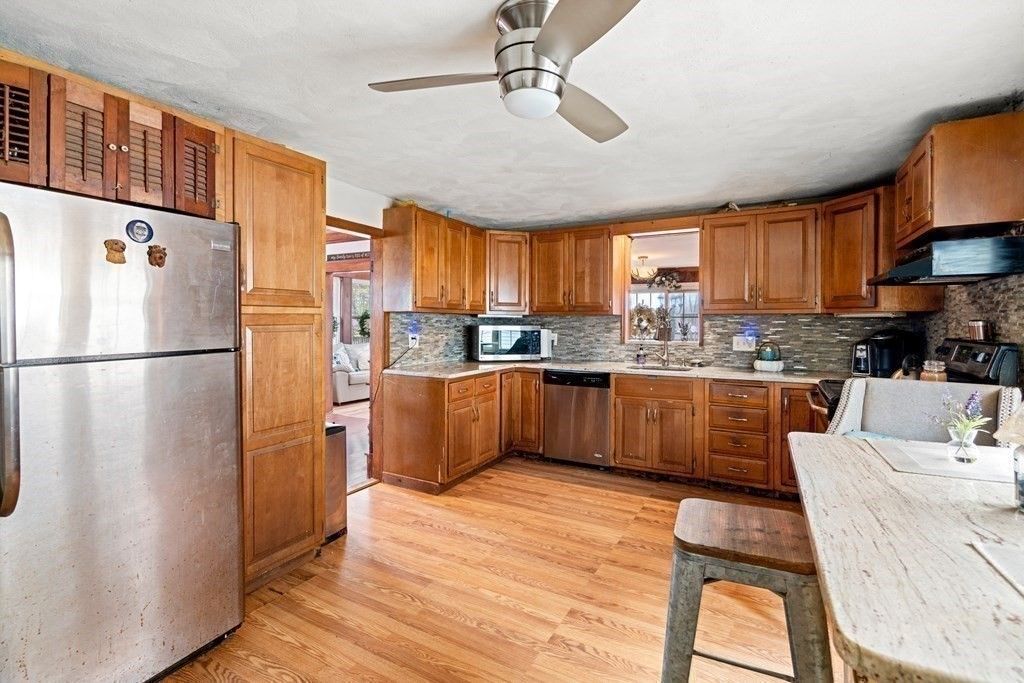 Interior, Kitchen, Stone Walls, Wood Texture Flooring