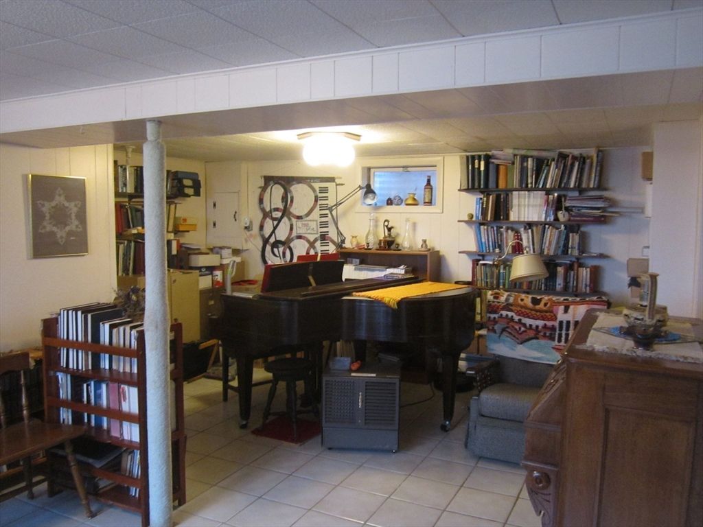 Dining room, Interior, Piano