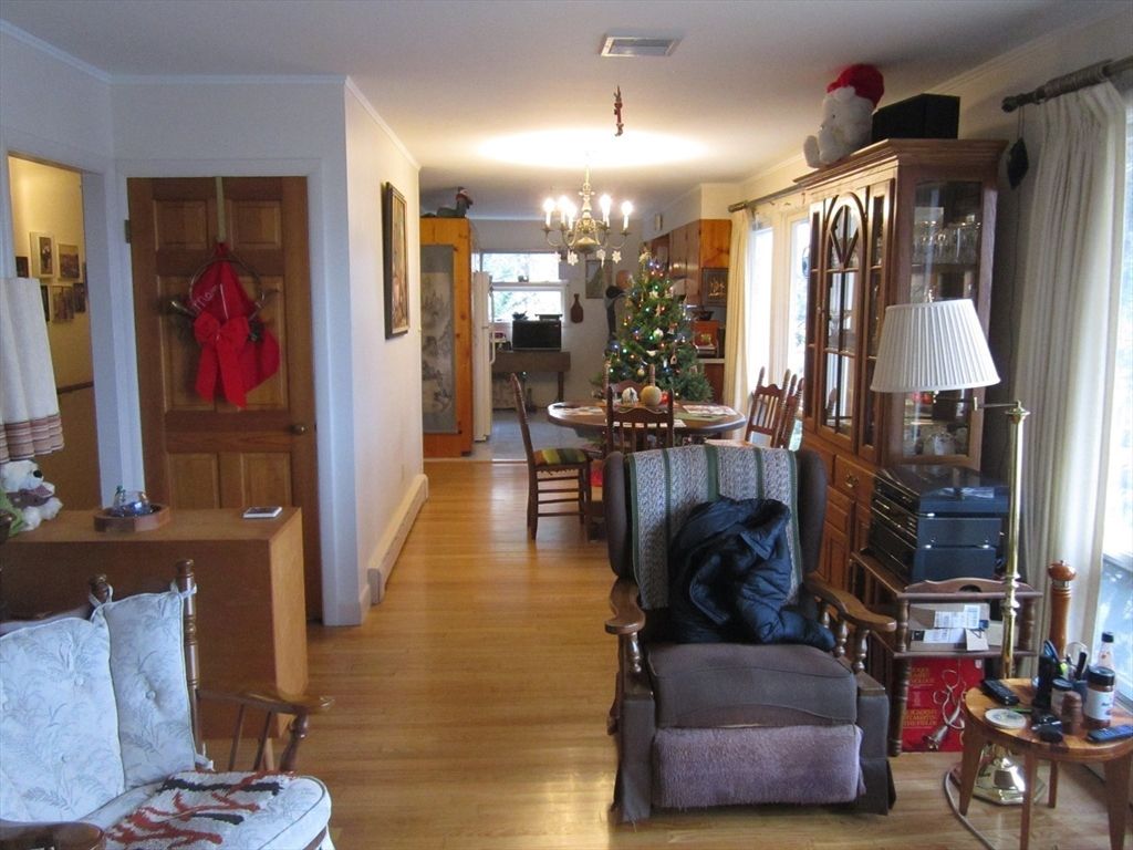 Chandelier, Dining room, Interior, Wood Texture Flooring
