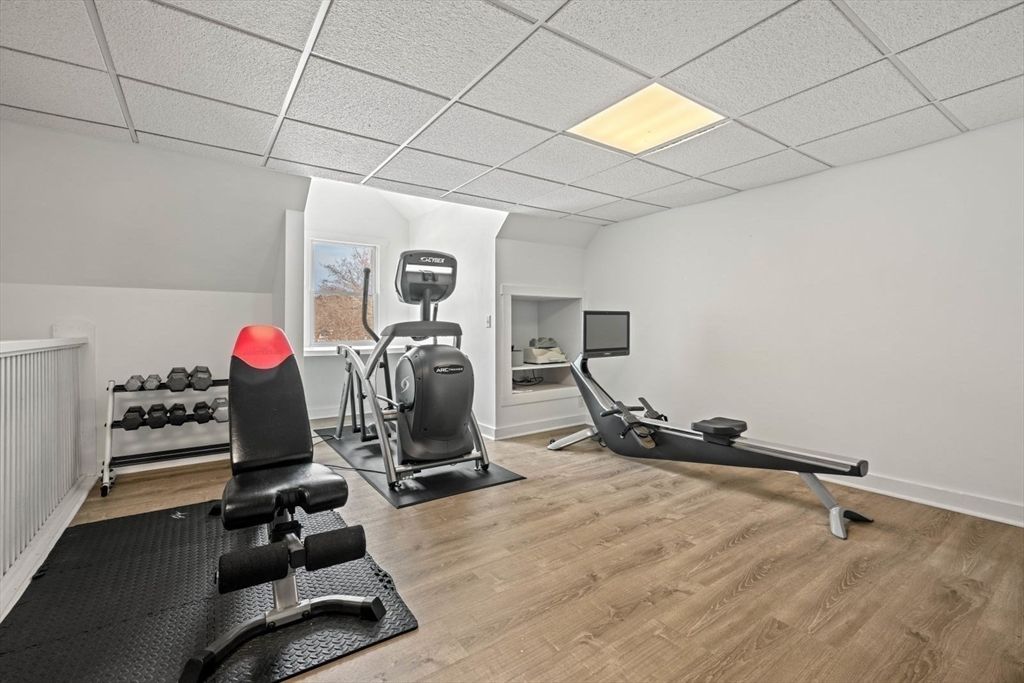 Fitness Equipment, Interior, Recessed Lighting, Wood Texture Flooring
