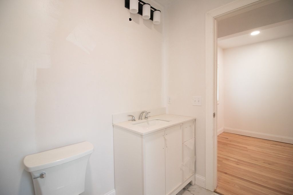 Bathroom, Interior, Recessed Lighting, Wood Texture Flooring