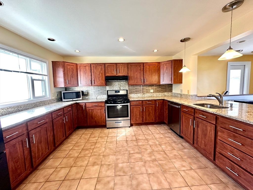 Interior, Kitchen, Pendant Lights, Recessed Lighting