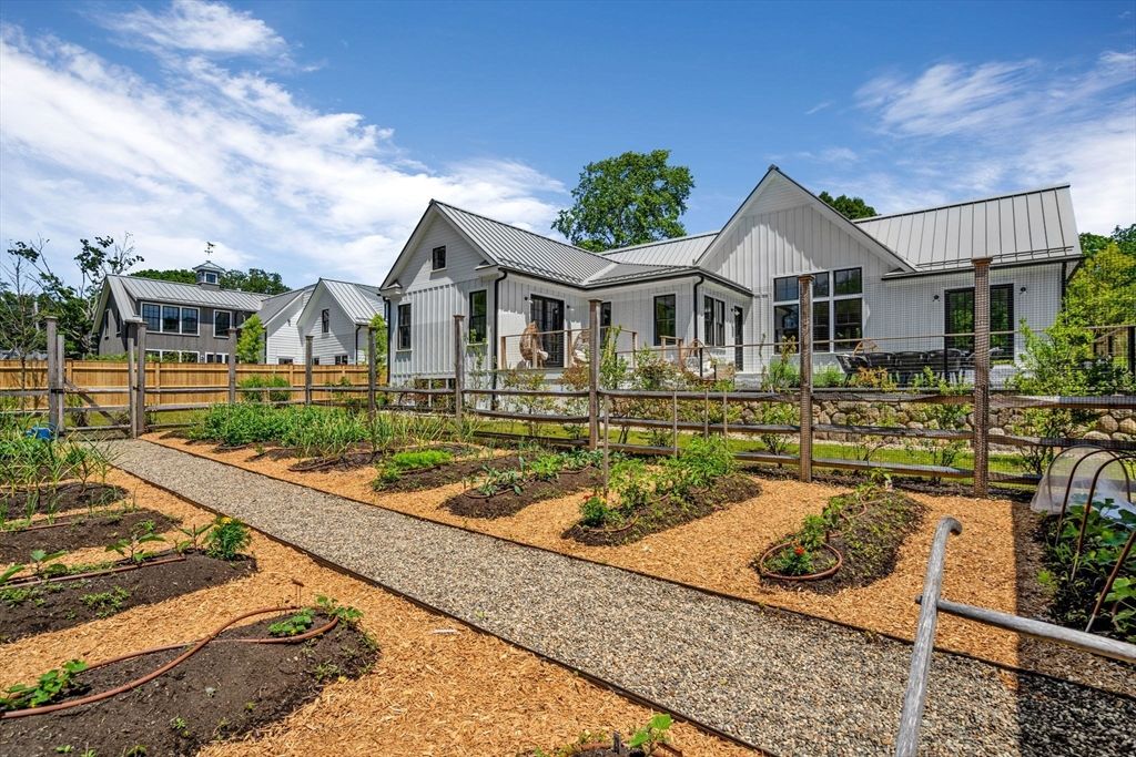 Backyard, Exterior, Facade, Farmhouse