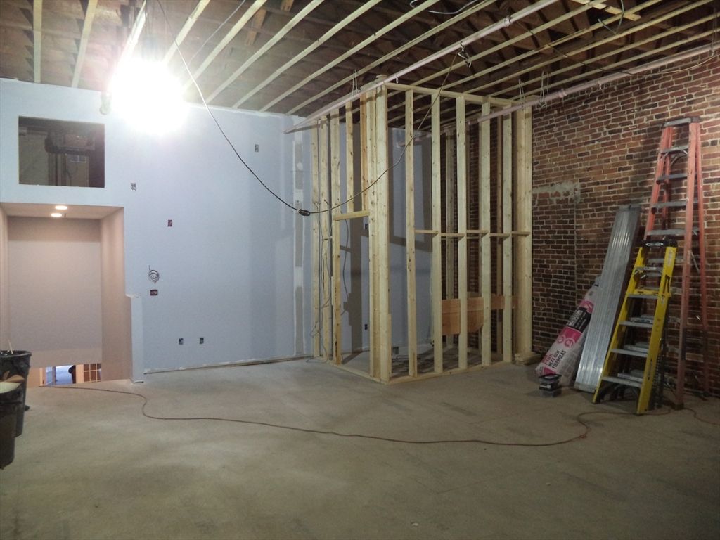 Empty room, Interior, Stone Walls, Wooden Beams