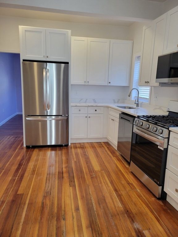Interior, Kitchen, Stainless Steel Appliances, Wood Texture Flooring