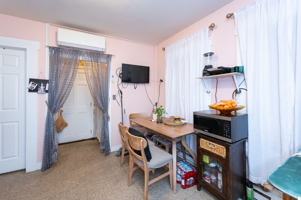 Dining room, Interior