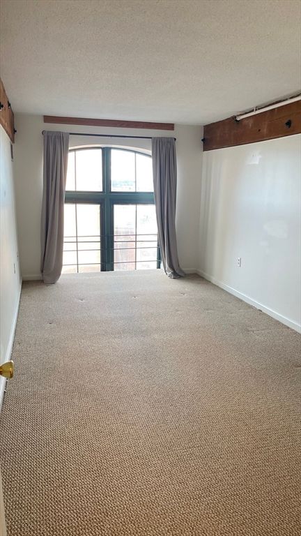 Empty room, Interior, Wooden Beams