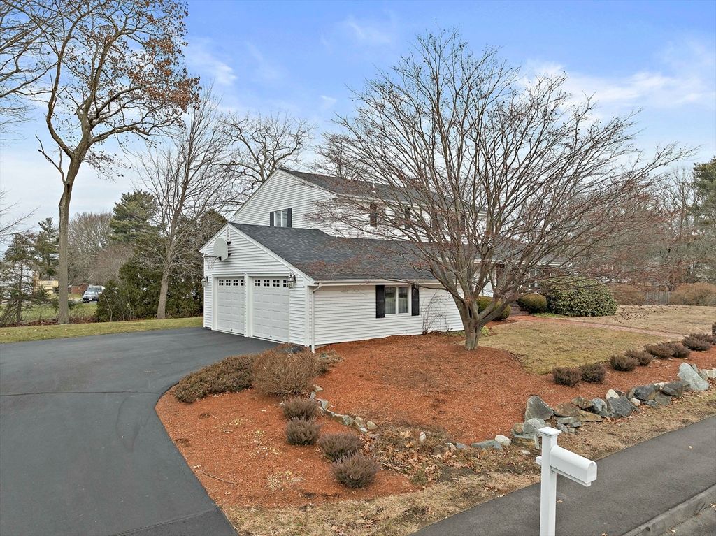 Backyard, Detached Garage, Exterior