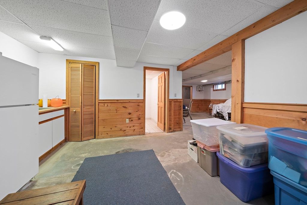 Empty room, Interior, Wooden Beams