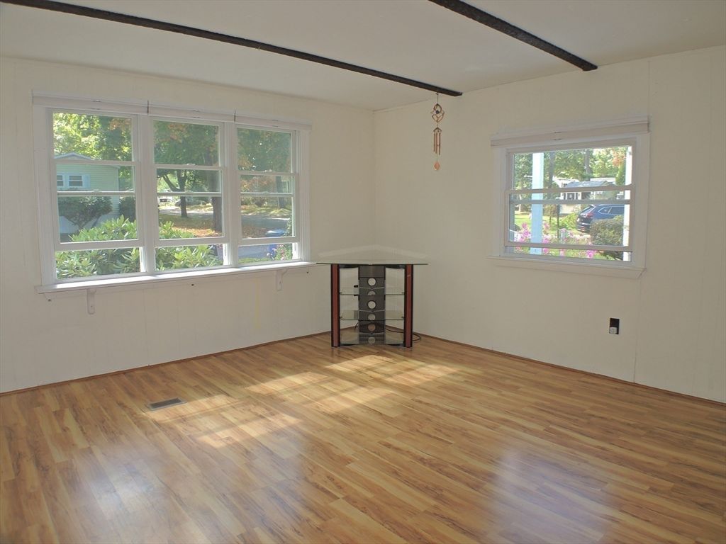Empty room, Interior, Wooden Beams, Wood Texture Flooring