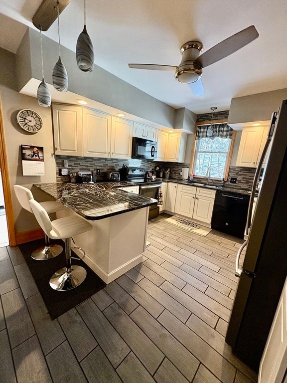 Interior, Kitchen, Pendant Lights, Wood Texture Flooring