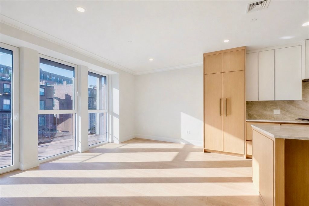 Empty room, Interior, Kitchen, Recessed Lighting