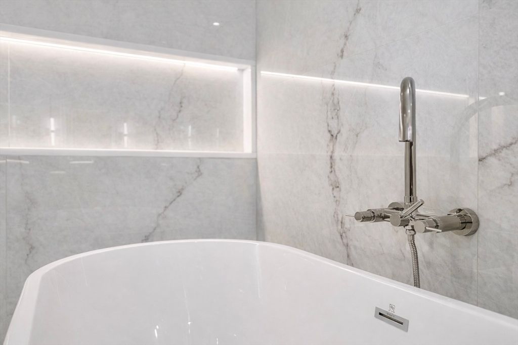 Bathroom, Free Standing Baths, Interior, Marble Walls