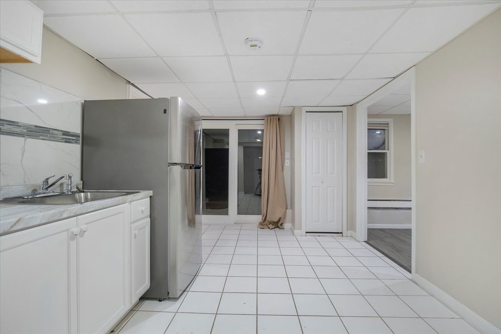 Interior, Kitchen, Marble Walls, Recessed Lighting