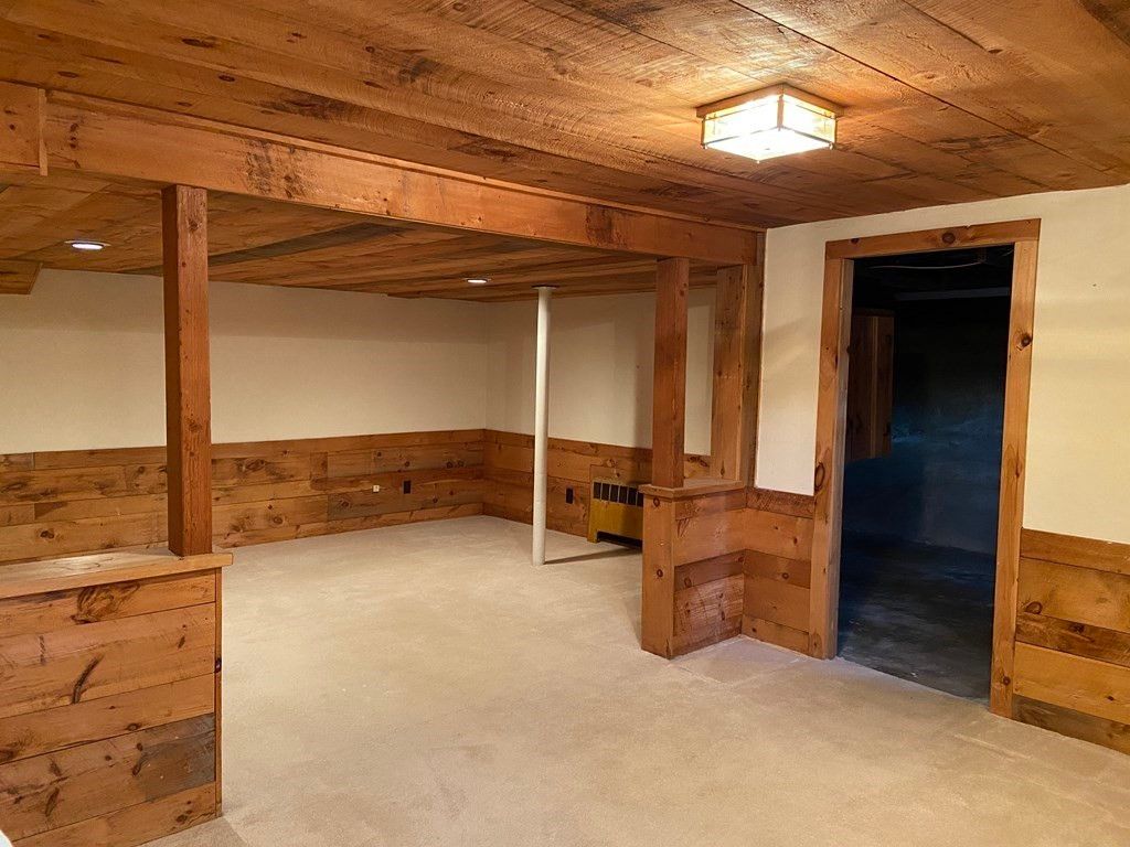 Empty room, Interior, Wooden Ceilings, Wooden Walls