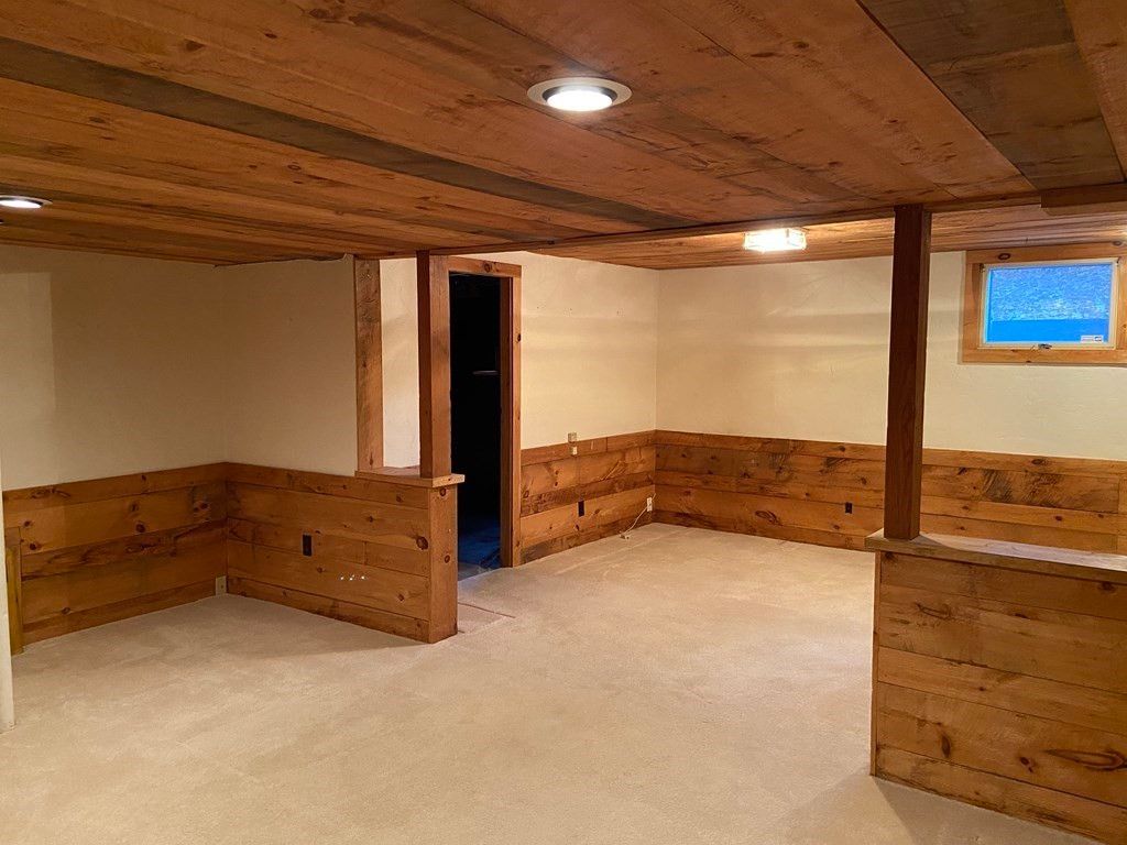Empty room, Interior, Recessed Lighting, Wooden Ceilings, Wooden Walls