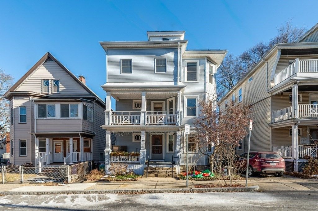 Exterior, Facade, Queen Anne Victorian