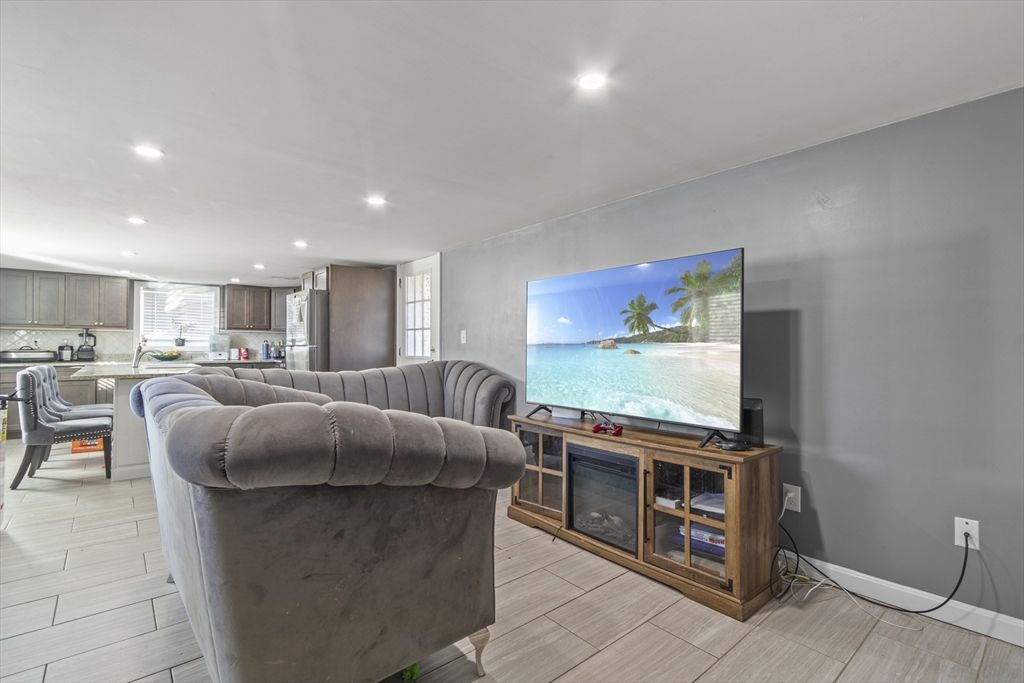 Interior, Kitchen, Living room, Recessed Lighting, Water, Wood Texture Flooring