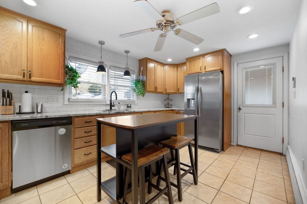 Interior, Kitchen, Pendant Lights, Recessed Lighting, Stainless Steel Appliances