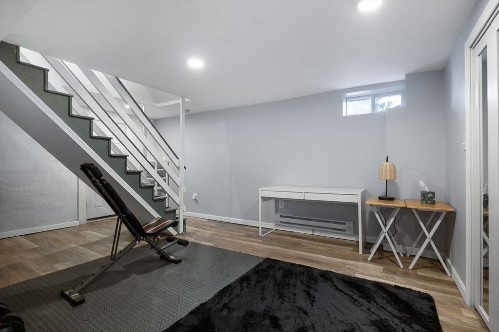 Interior, Recessed Lighting, Wood Texture Flooring