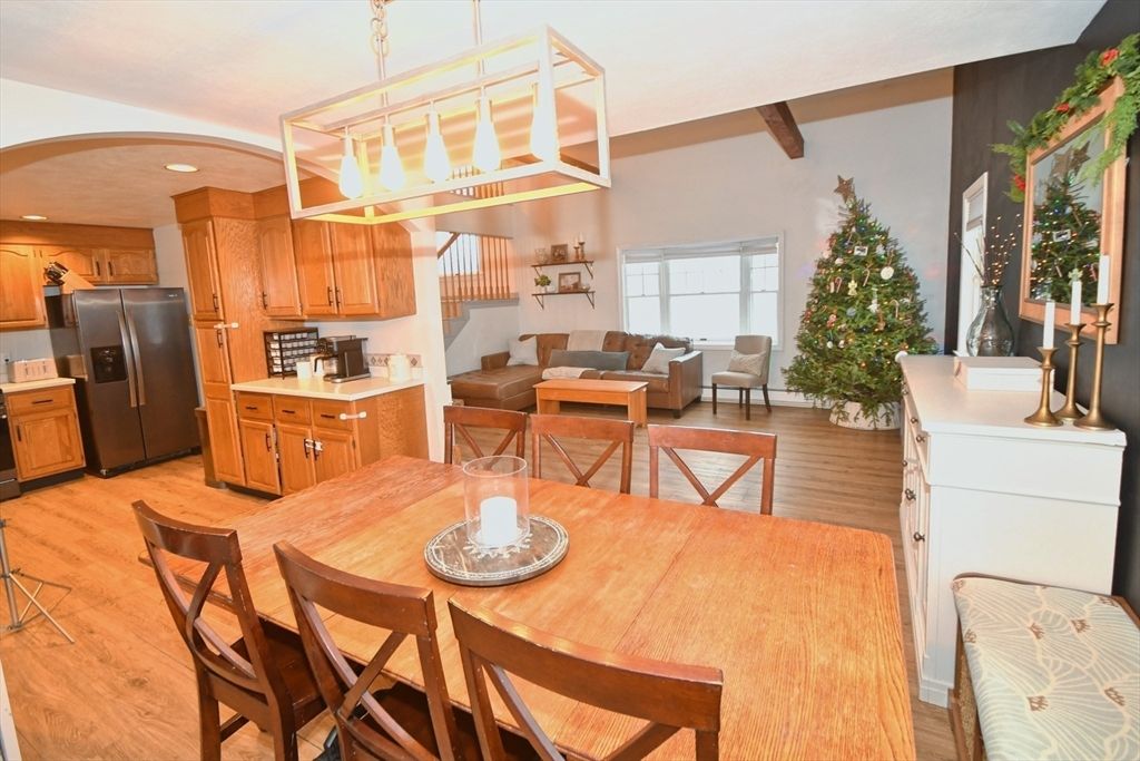 Dining room, Interior, Kitchen, Living room, Pendant Lights, Recessed Lighting, Wood Texture Flooring
