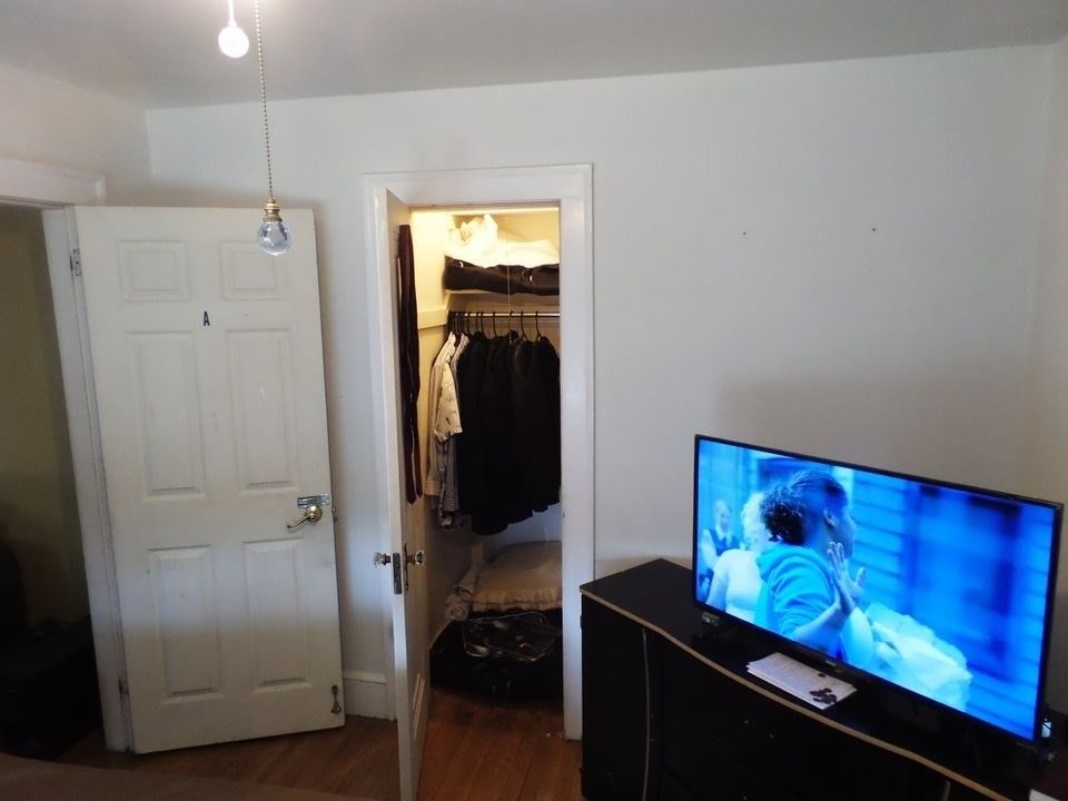 Interior, Pendant Lights, Wood Texture Flooring