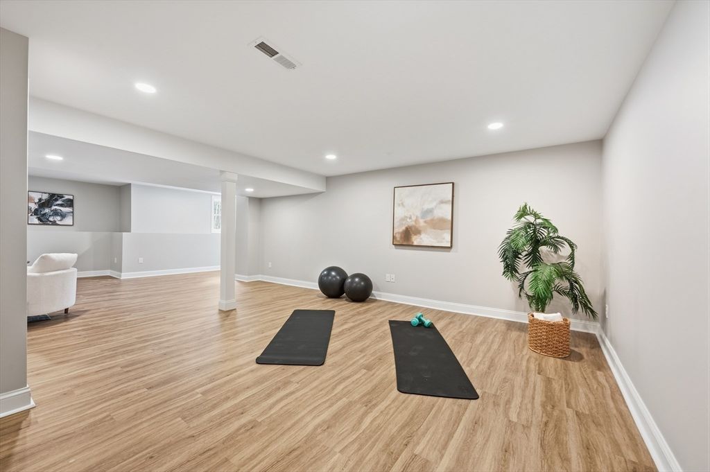 Interior, Recessed Lighting, Wood Texture Flooring