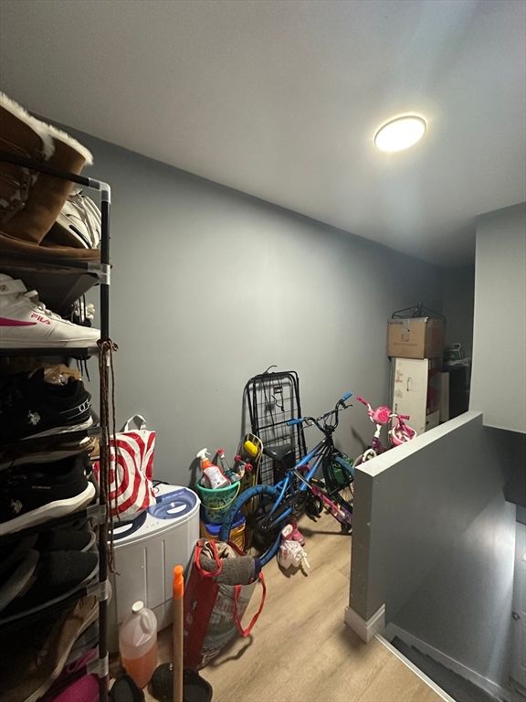 Fitness Equipment, Interior, Recessed Lighting, Wood Texture Flooring